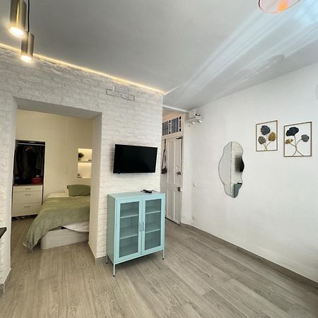 Iyourbasics Lovely Studio Hinestrosa 23 Free Wifi&Ac مالقة المظهر الخارجي الصورة