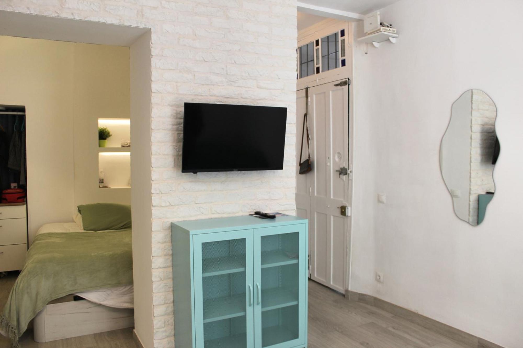 Iyourbasics Lovely Studio Hinestrosa 23 Free Wifi&Ac مالقة المظهر الخارجي الصورة
