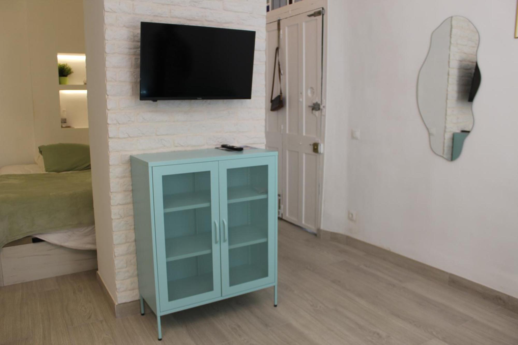 Iyourbasics Lovely Studio Hinestrosa 23 Free Wifi&Ac مالقة المظهر الخارجي الصورة