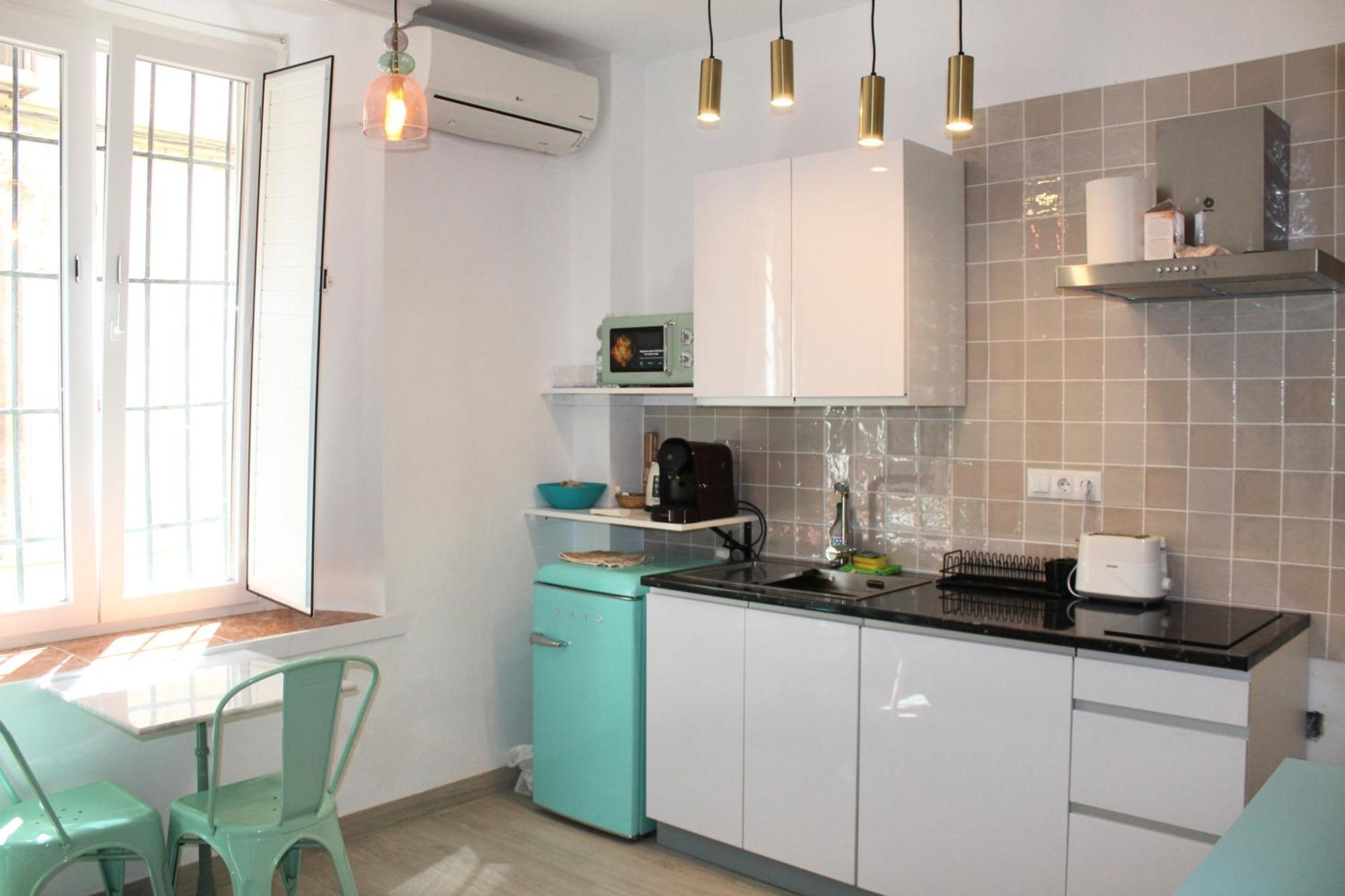 Iyourbasics Lovely Studio Hinestrosa 23 Free Wifi&Ac مالقة المظهر الخارجي الصورة